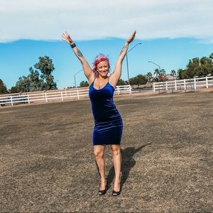 Missguided velvet blue navy midi bodycon dress